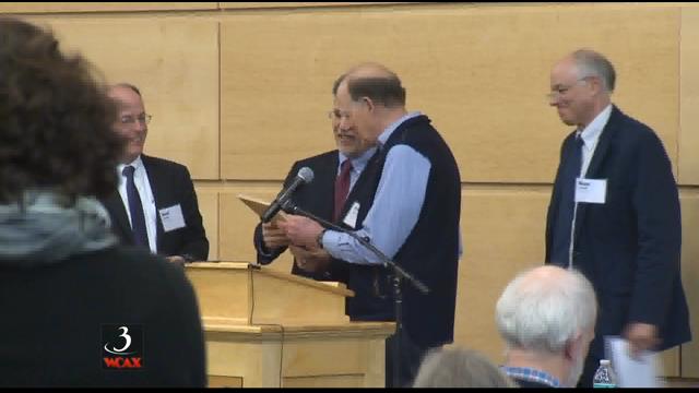 Rick_RecivingVCRDaward_WCAX_9941800_G.jpg